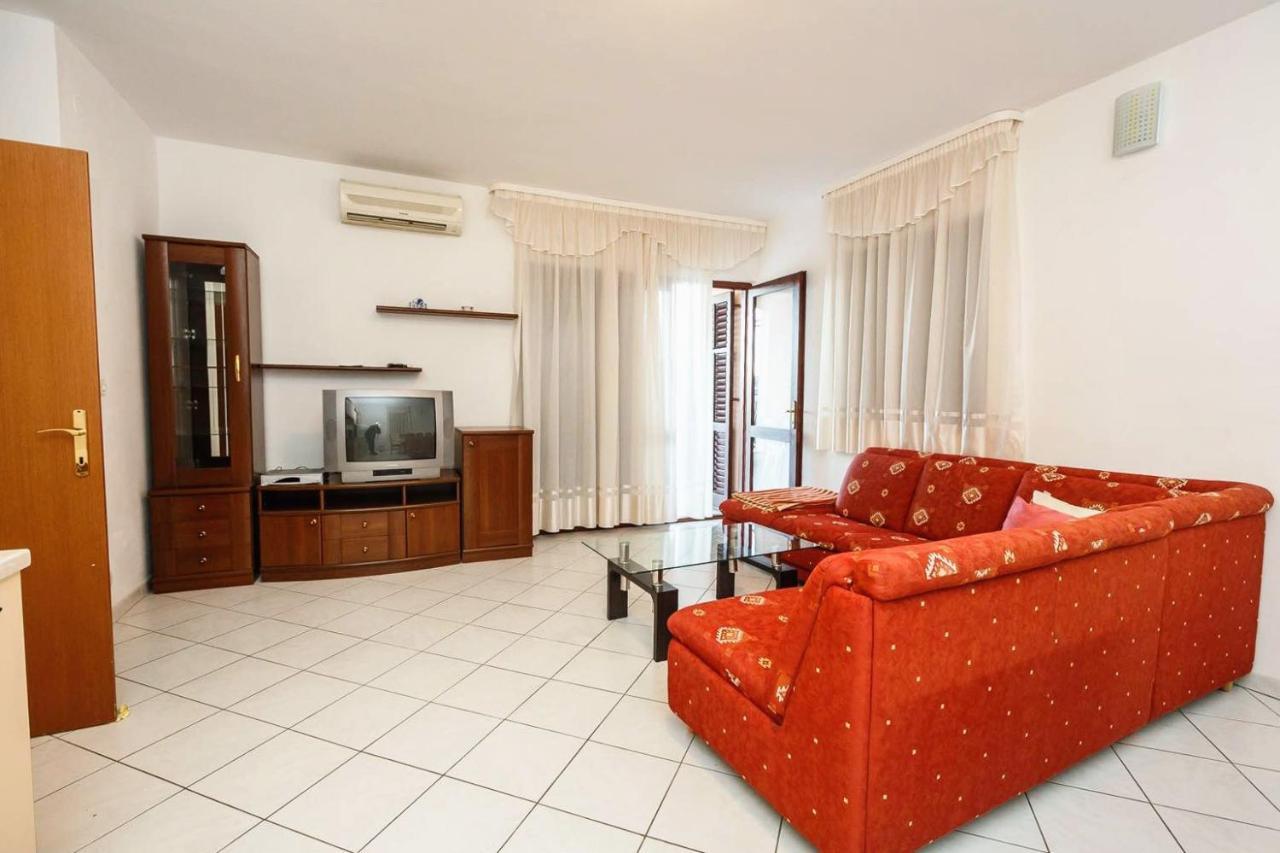 Apartments By The Sea Mastrinka, Ciovo - 4836 Трогир Екстериор снимка